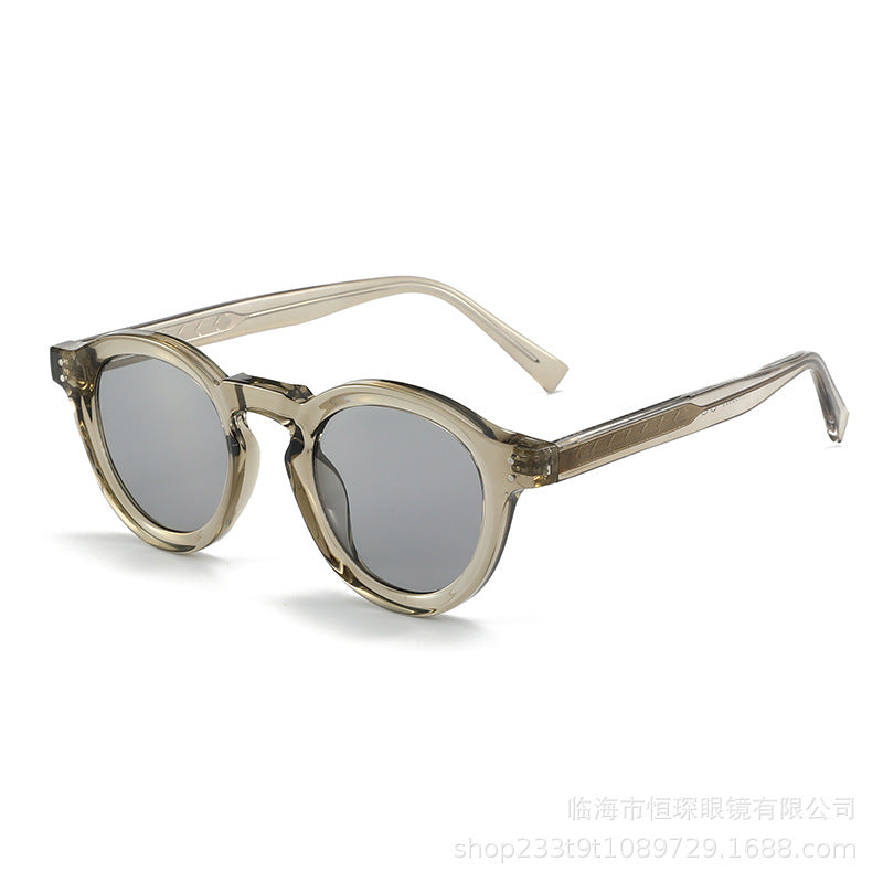 Kvinnenes fashionable solbriller i moderne oval design Skanto