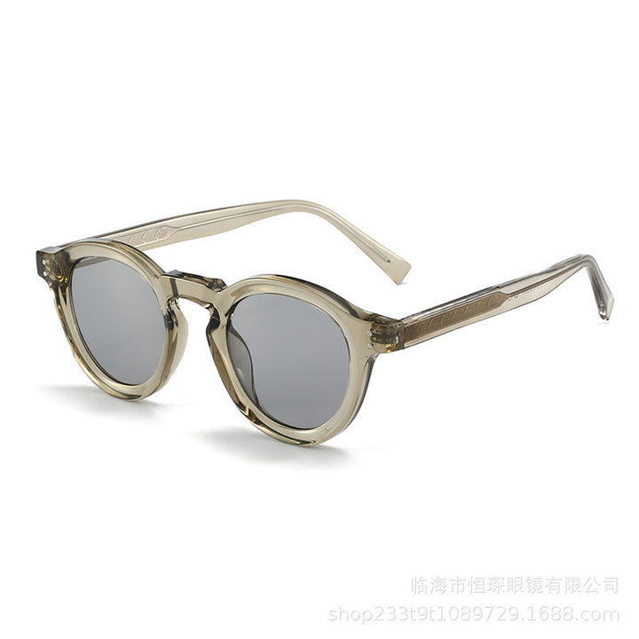 Kvinnenes fashionable solbriller i moderne oval design Skanto