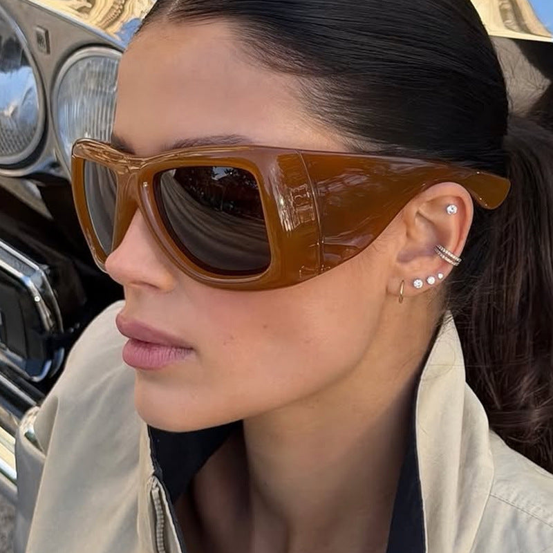 Women's trendy oversized sunglasses with striking tortoise design Skanto