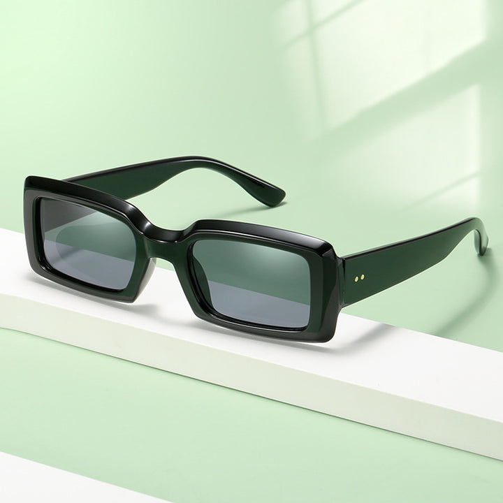 Dame stilige firkantede solbriller med speilende glass Skanto