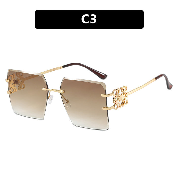 Women's fashionable sunglasses with extraordinary design and gold accents Skanto
