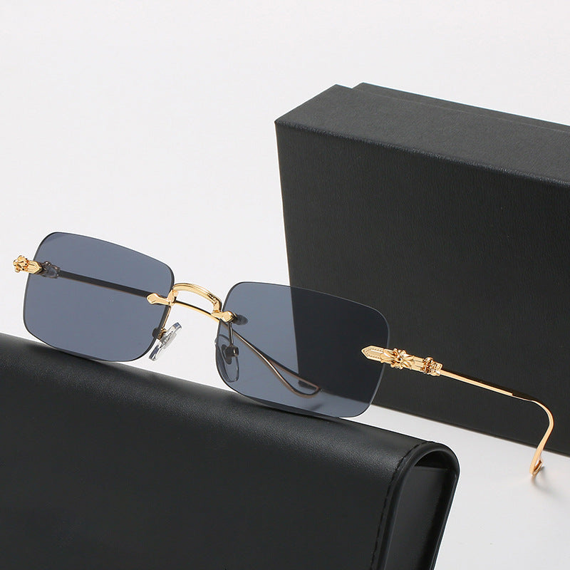 Damer moteriktig lesebrille med elegant kvadratisk ramme og dekorerte stenger Skanto