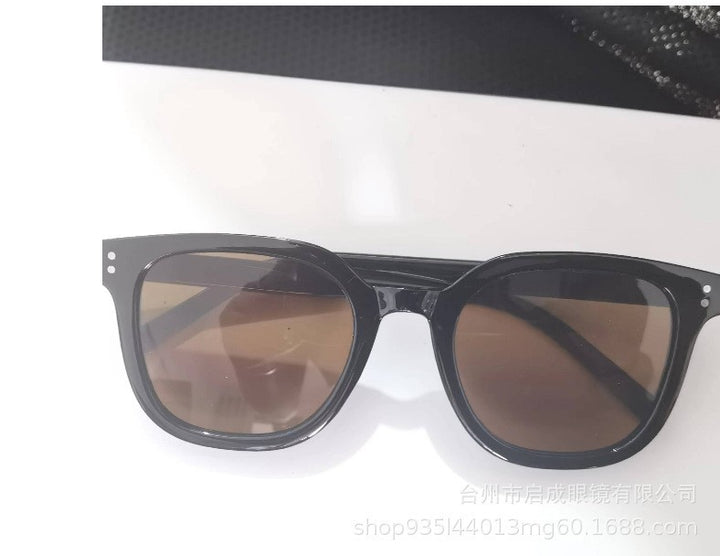 Dame iøynefallende retro-solbriller med gultone glass Skanto