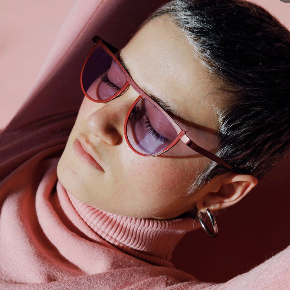 Dame elegant solbrille med moderne design og UV-beskyttelse Skanto
