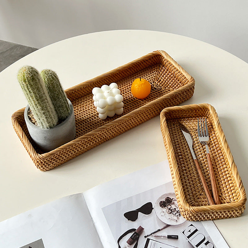 Dame rektangulær serveringsplate laget av flettet naturmateriale Skanto