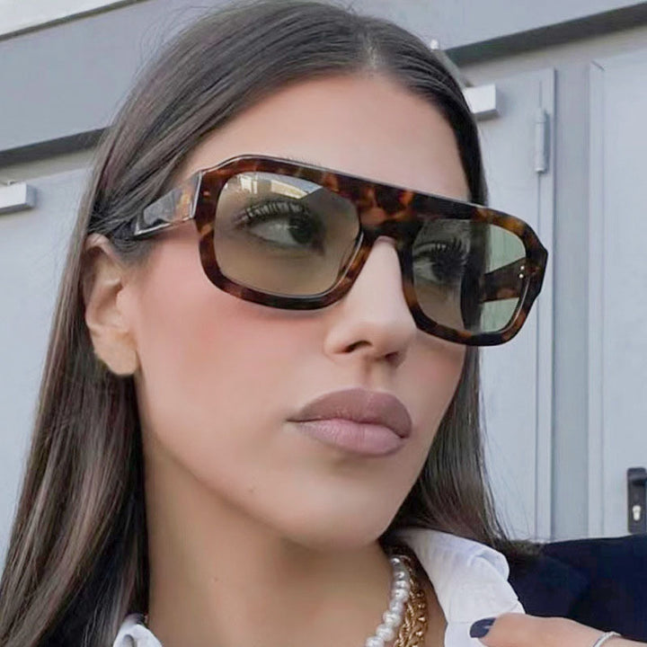 Women's fashionable square sunglasses with eye-catching animal print design Skanto
