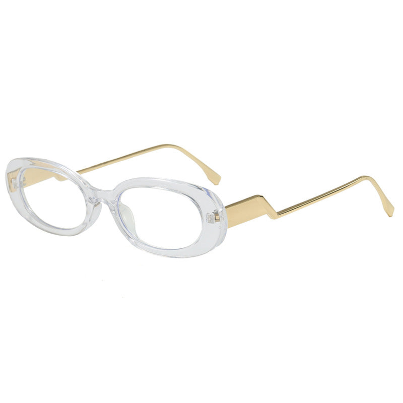 Women's retro-inspired sunglasses with modern design and prominent frame Skanto