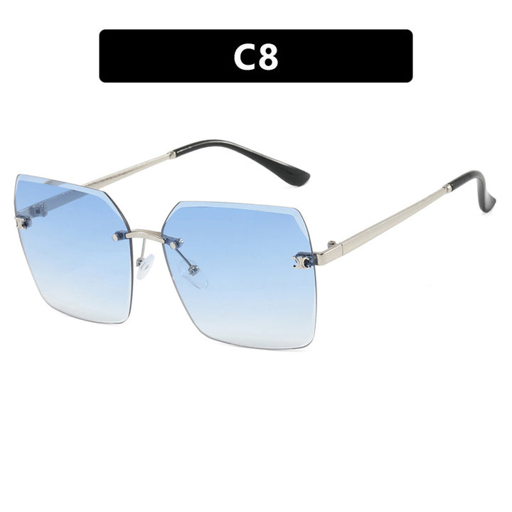 Women's square sunglasses with modern design and filigree metal frame Skanto