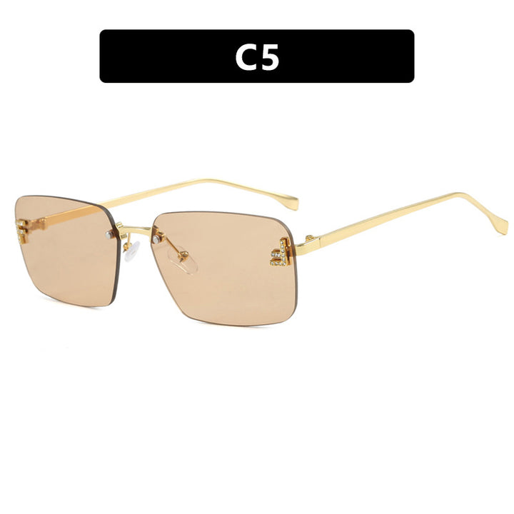 Women's square sunglasses with elegant gold frame and stylish lenses Skanto