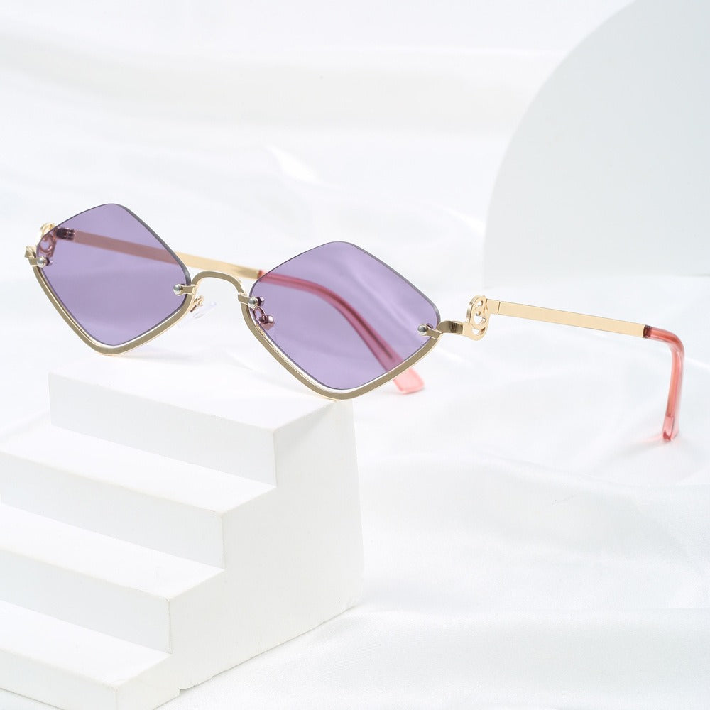 Dame mote kvadratisk solbrille med luksuriøs metallramme Skanto