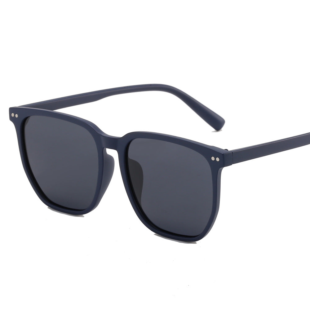 Dame moteriktig solbrille i klart design Skanto