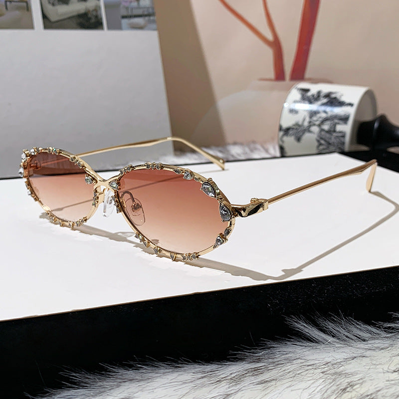 Women's exclusive sunglasses with sparkling rhinestone decoration and elegant metal frame Skanto