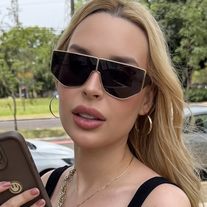 Women's trendy oversized sunglasses with striking geometric design Skanto