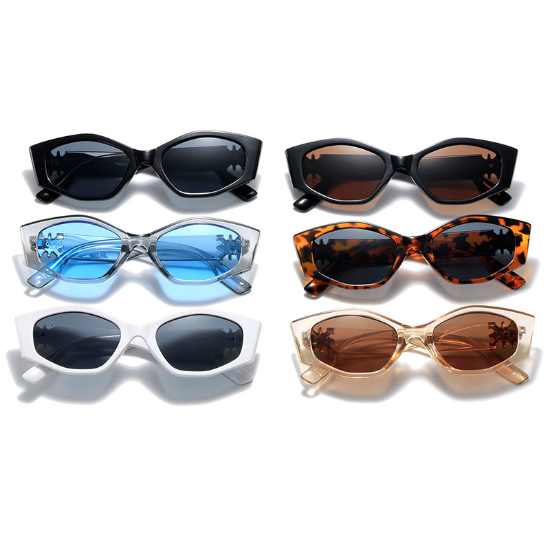 Dame geometrisk solbrille med luksuriøs detalj Skanto