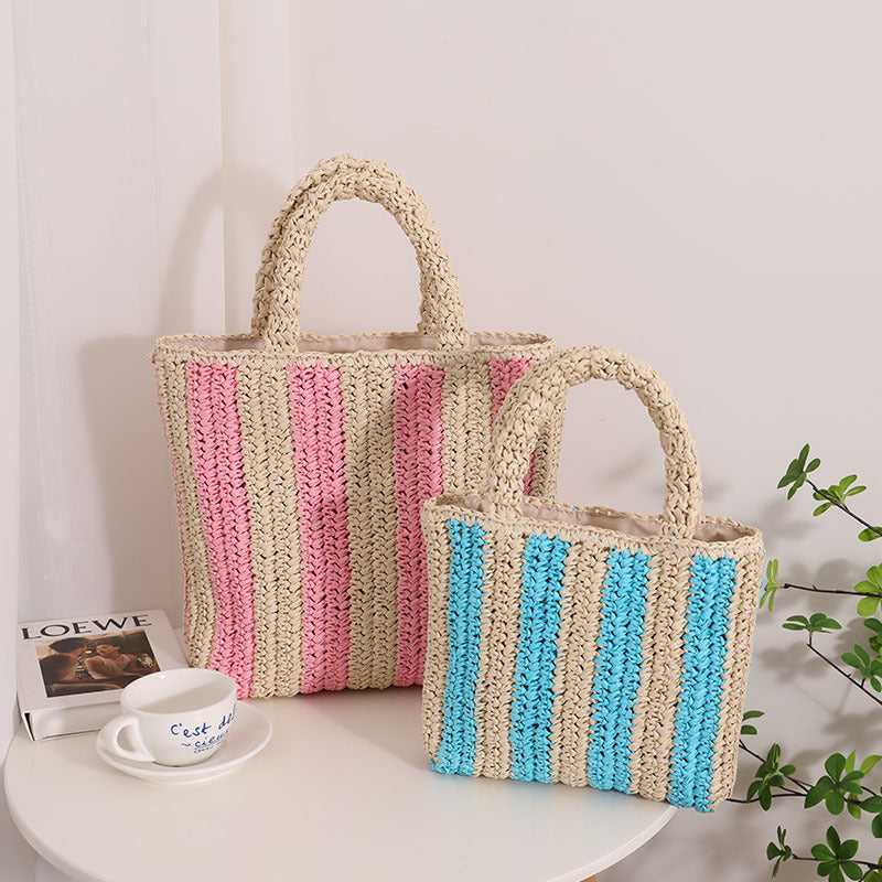 Modern straw bag with structured fold design Skanto