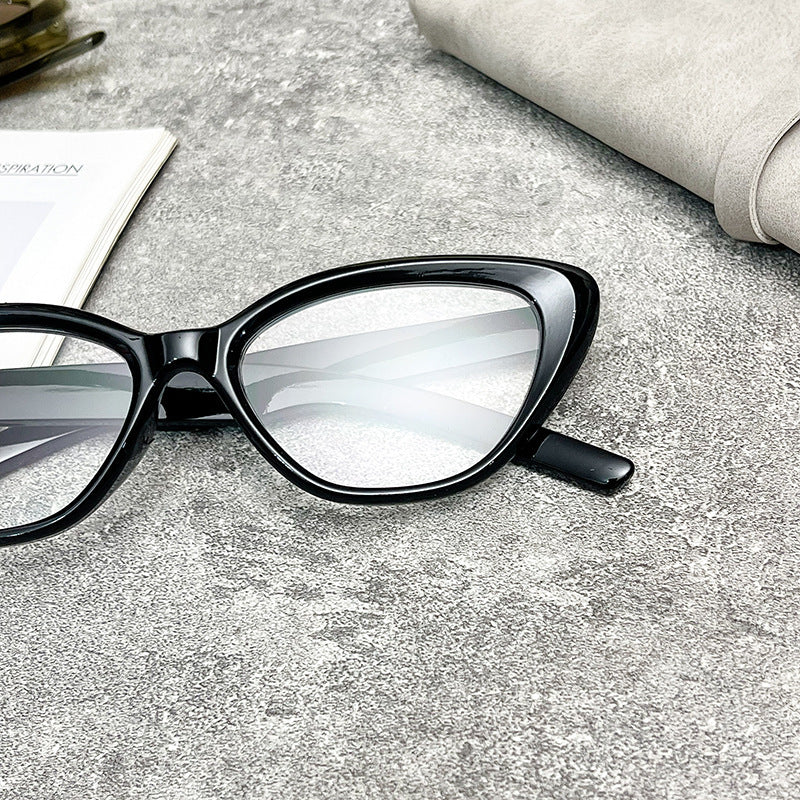 Dame Cat-Eye solbriller med UV-beskyttelse og robust ramme Skanto