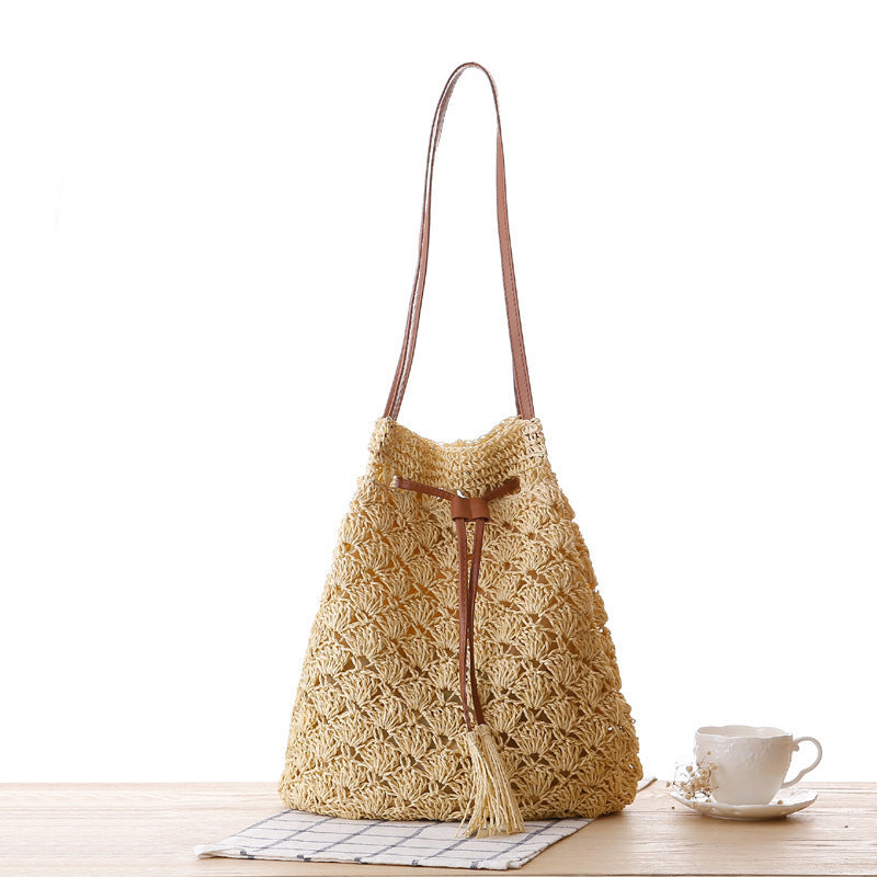 Macrame shoulder bag with elegant fringe detail Skanto