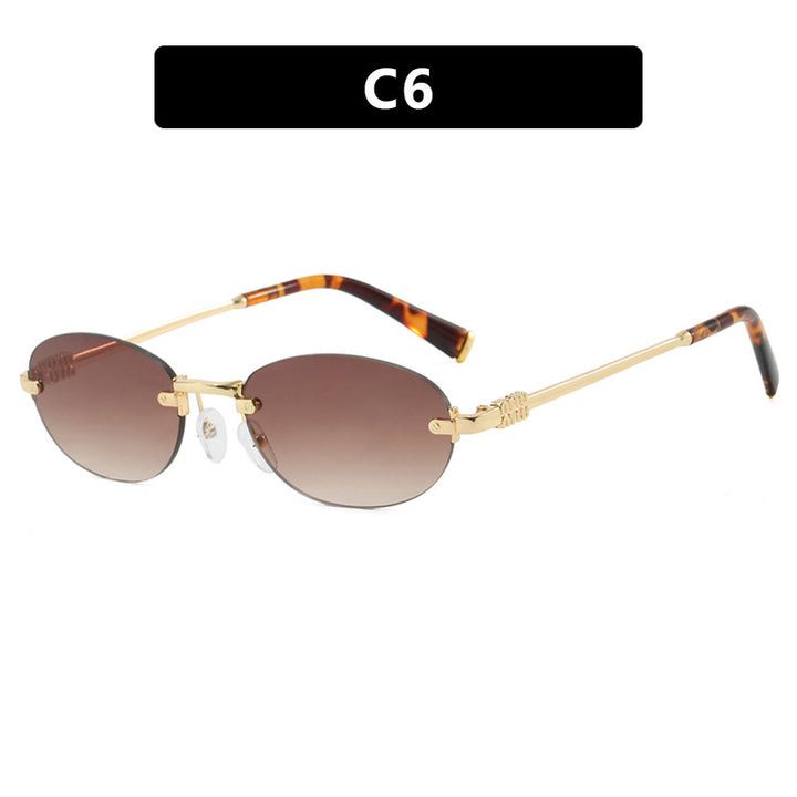 Women's Fashionable Sunglasses with Oval Frame and Elegant Accents Skanto