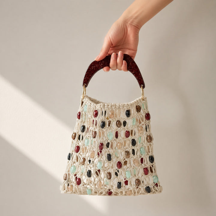 Håndlaget designer skulderveske med unike steindetaljer Skanto