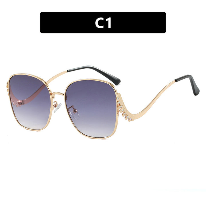 Women's eye-catching sunglasses with sparkling applications Skanto