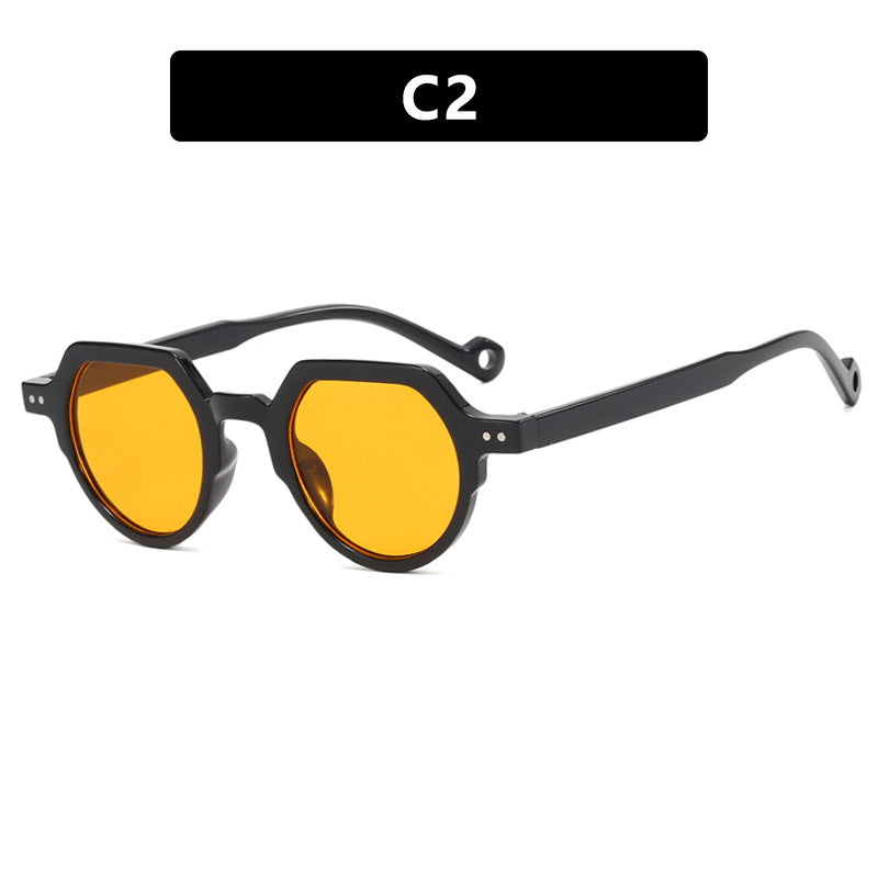 Women's geometric sunglasses with protective UV filter and robust frame Skanto