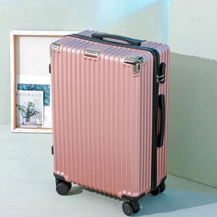 Hardsided suitcase with 360-degree rolling system and integrated safety feature Skanto