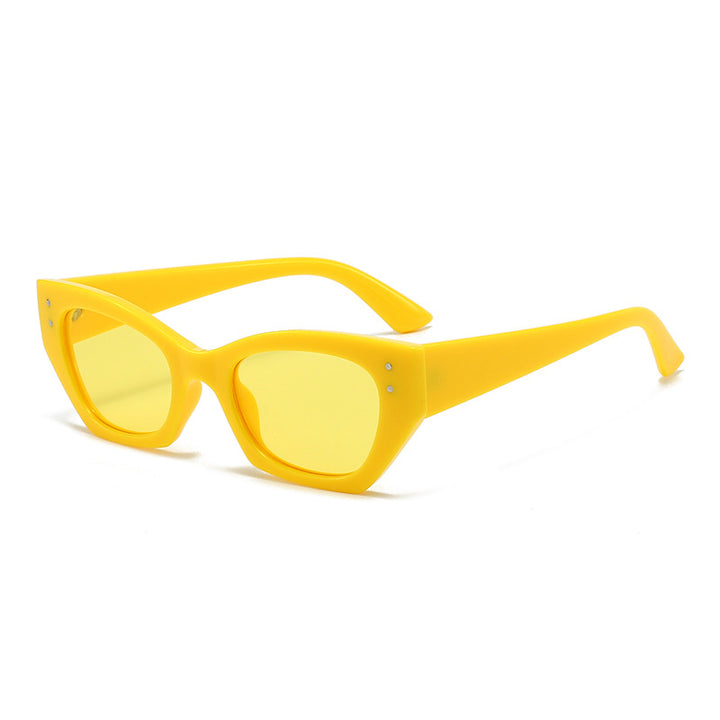Dame moderne motefull solbrille i innovativt design Skanto