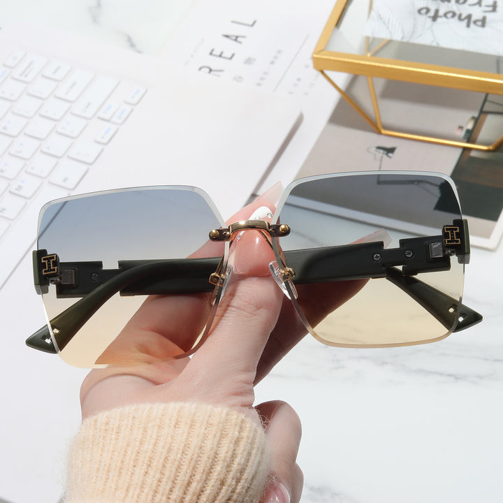 Dame oversized firkantet solbrille med stilige aksenter Skanto