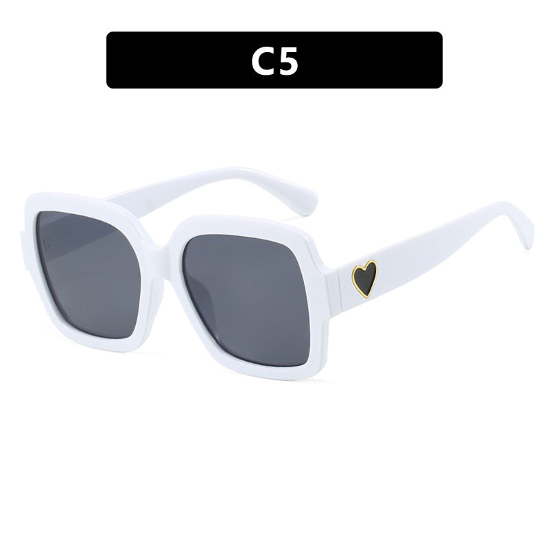 Women's square sunglasses with modern heart accent Skanto