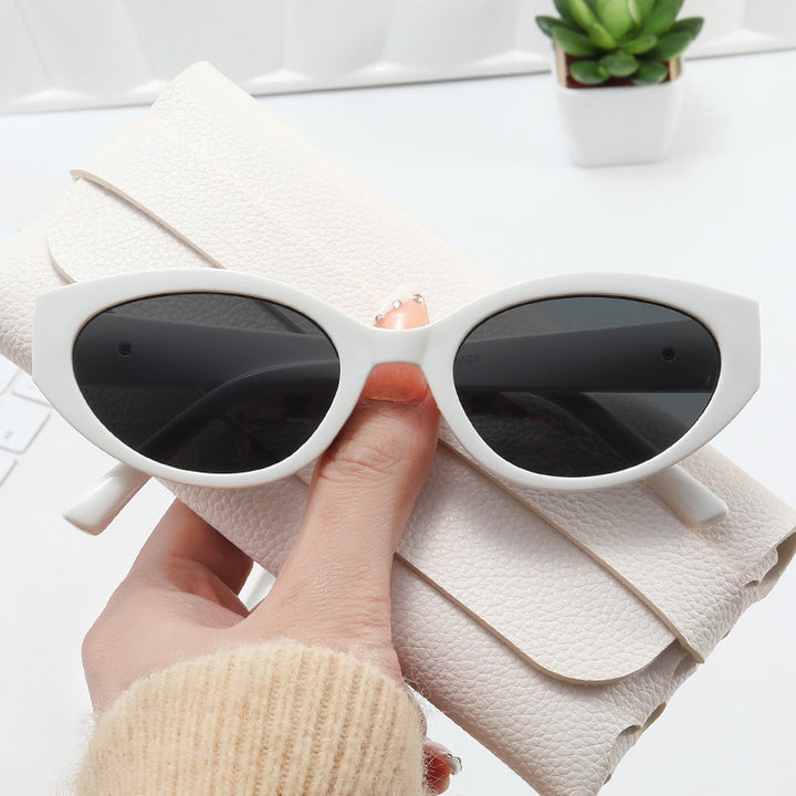 Dame Cat-Eye solbriller med elegant plastinnramming Skanto