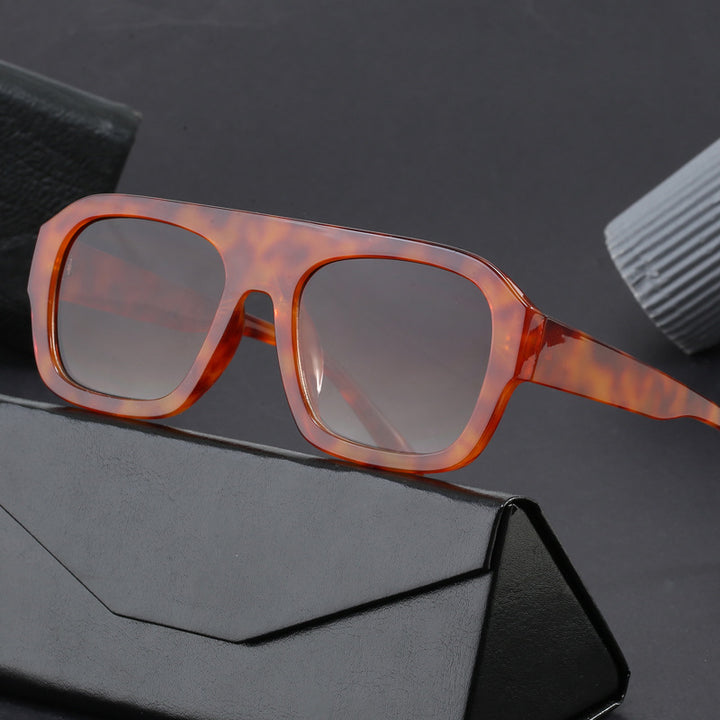 Dame oversized kvadratisk solbrille med moderne design Skanto