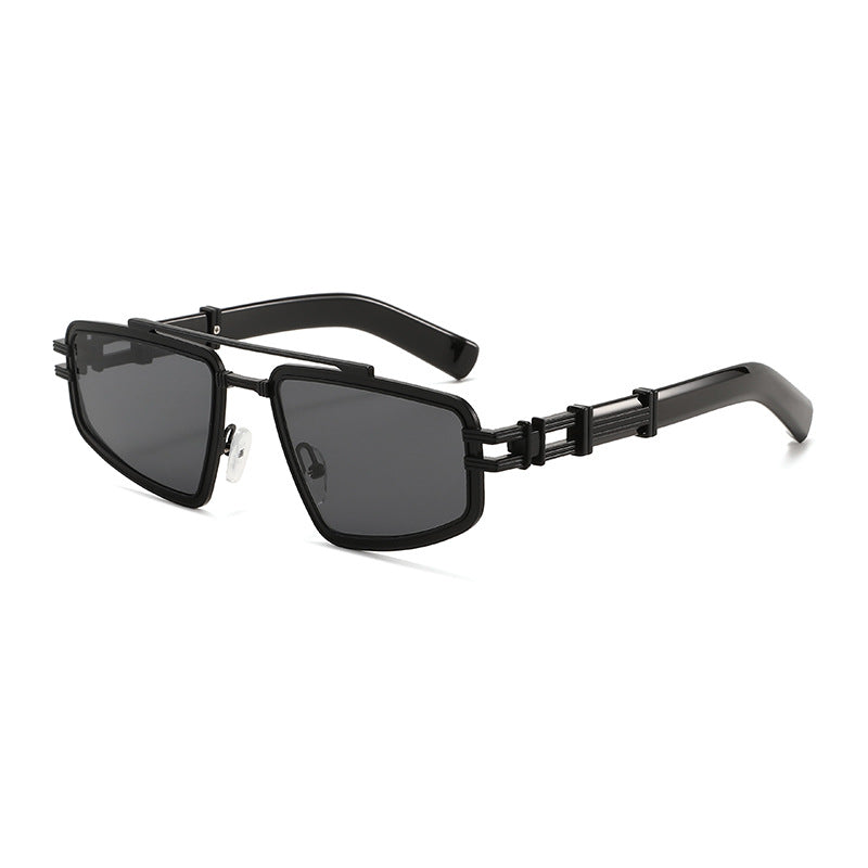 Dame Designer-solbrille med filigran metallramme og polariserte glass Skanto