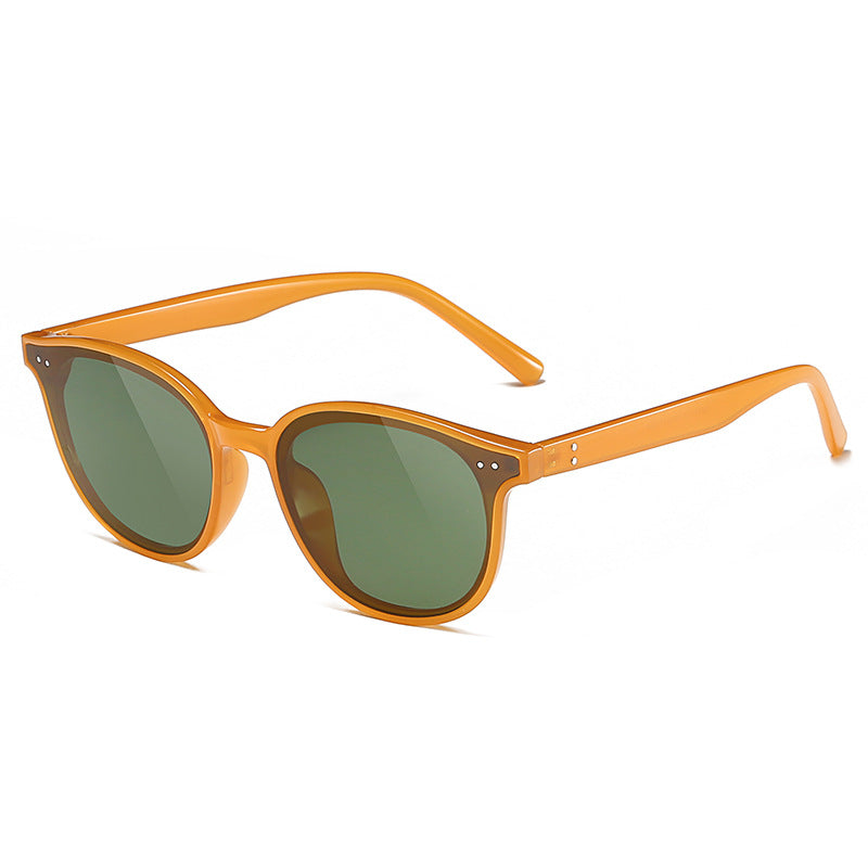 Dame solbrille i elegant retro stil Skanto