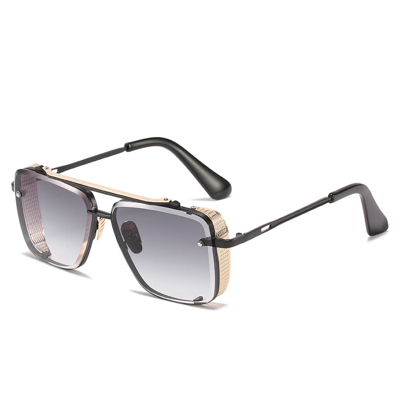 Dame moteriktig solbrille med unikt design og høykvalitets ramme Skanto