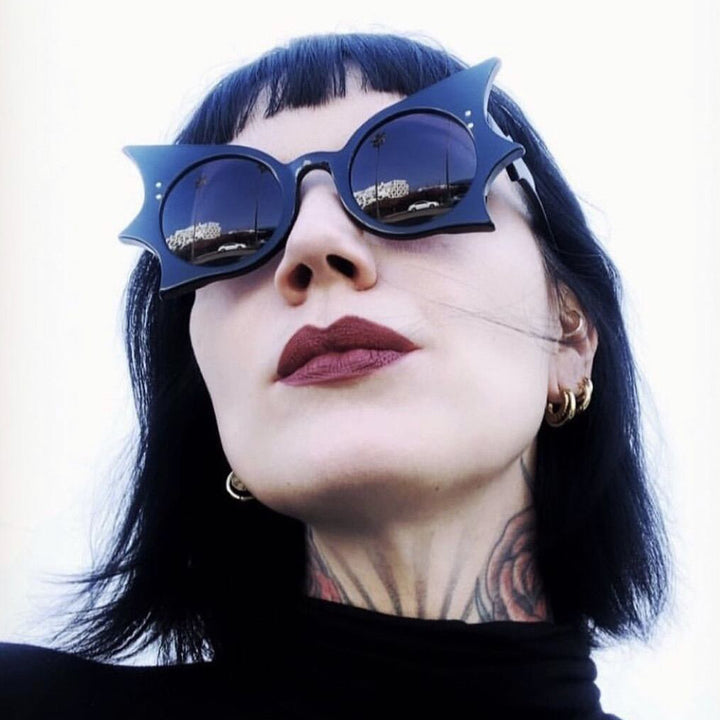 Women's Extravagant Cat-Eye Sunglasses with Striking Frame Skanto
