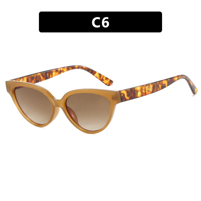 Women's Cat-Eye Sunglasses with Luxurious Pattern and UV Protection Skanto