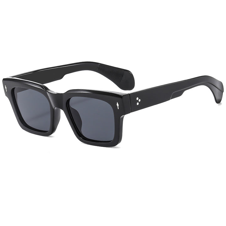 Dame moderiktig solbrille med innovativ ramme Skanto