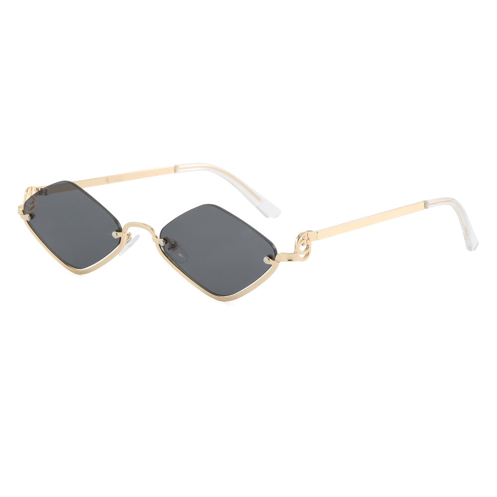 Dame mote kvadratisk solbrille med luksuriøs metallramme Skanto