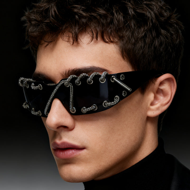 Dame solbrille med unikt snøringdesign Skanto