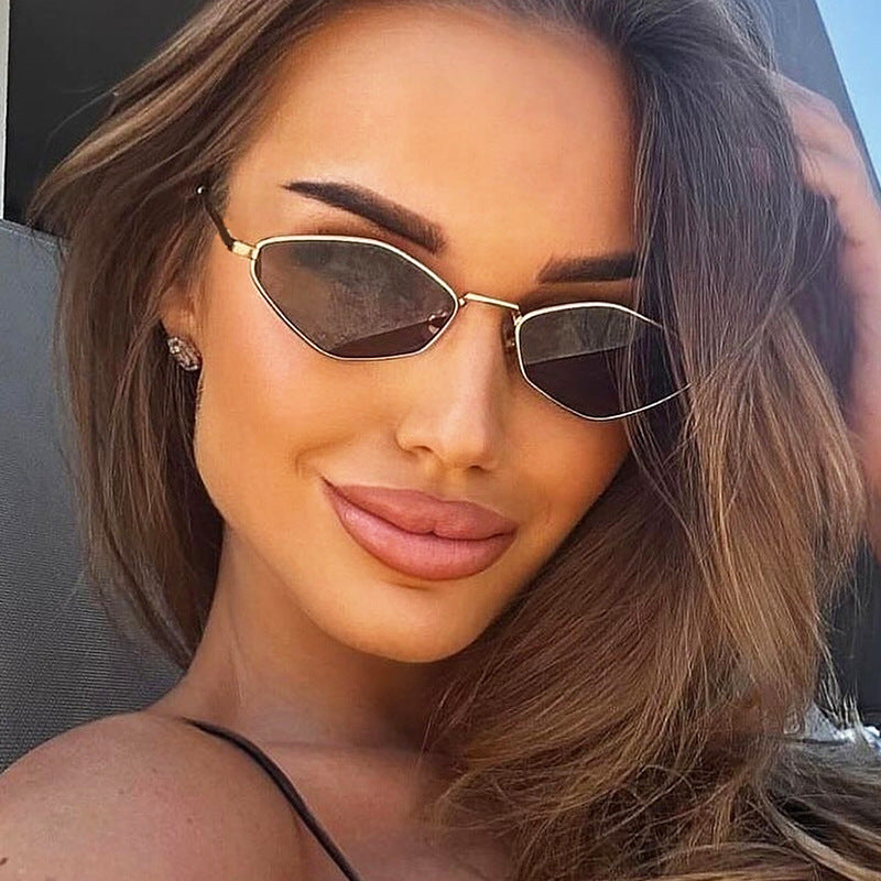 Women's geometric sunglasses with fine metal frame and UV protection Skanto