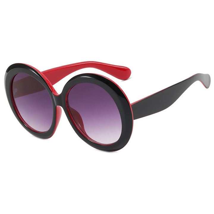 Dame oversized moteriktig solbrille med elegant design Skanto