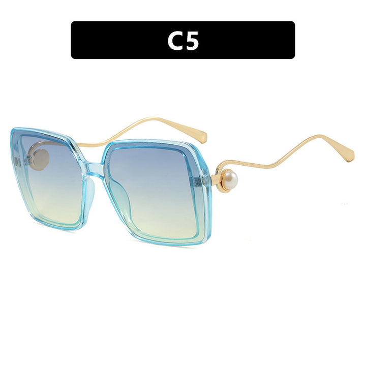 Women's trendy square glasses with elegant metal frame and unique accents Skanto