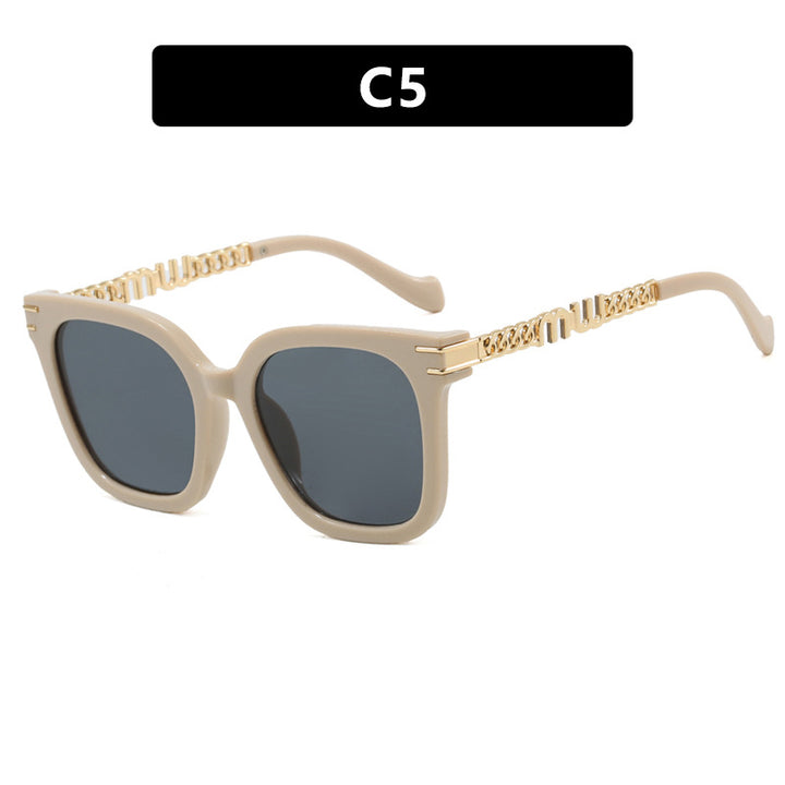 Women's trendy square sunglasses with elegant frame and stylish gold accent Skanto