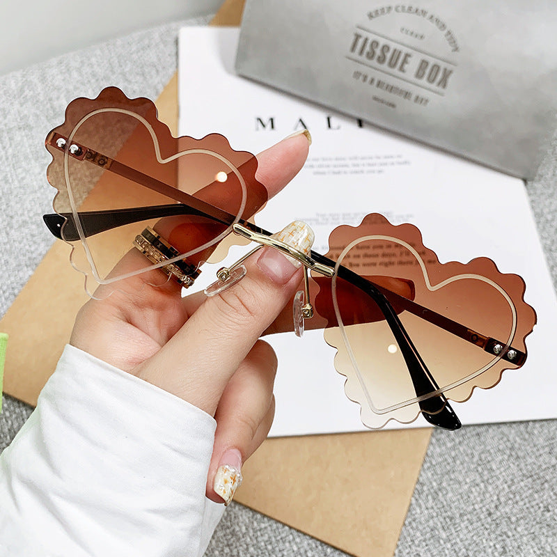 Dame Cat-Eye solbriller i unikt hjerte-design Skanto