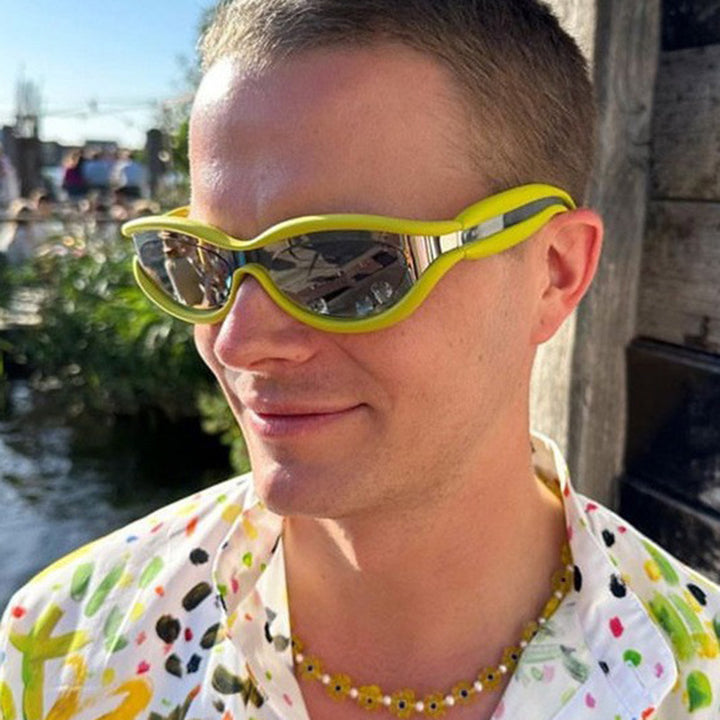 Women's stylish sunglasses with a modern twist Skanto