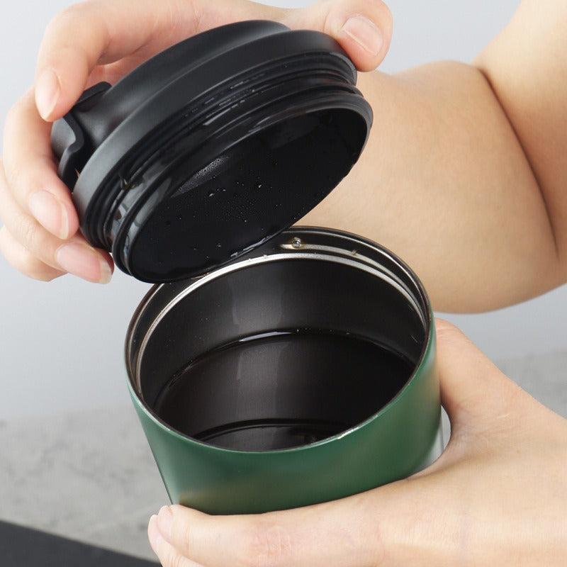 Dame isolert kaffekopp med ergonomisk lokk Skanto