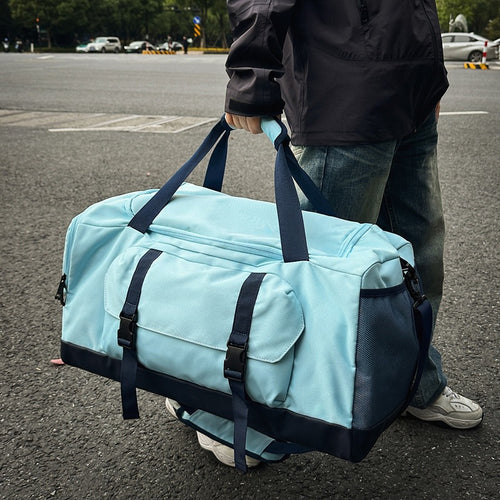 Sport- og fritids reisetaske med vannavvisende materiale og forsterket bærehåndtak Skanto