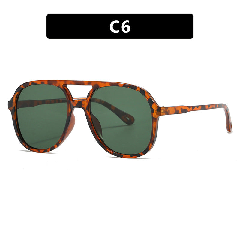 Women's fashion sunglasses with an extraordinary square frame Skanto