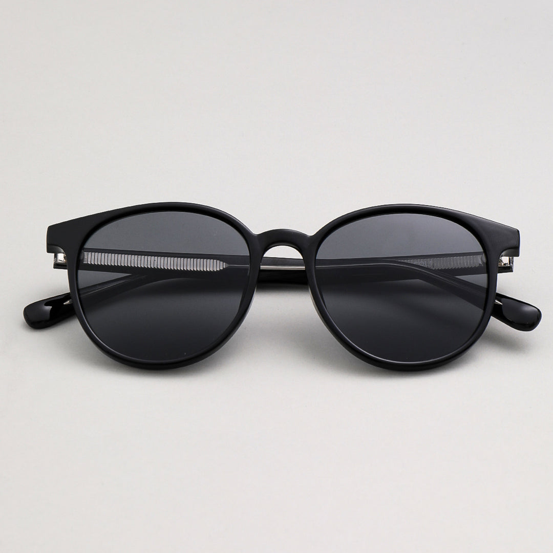 Dame moterik solbrille i elegant, rund design med UV-beskyttelse Skanto