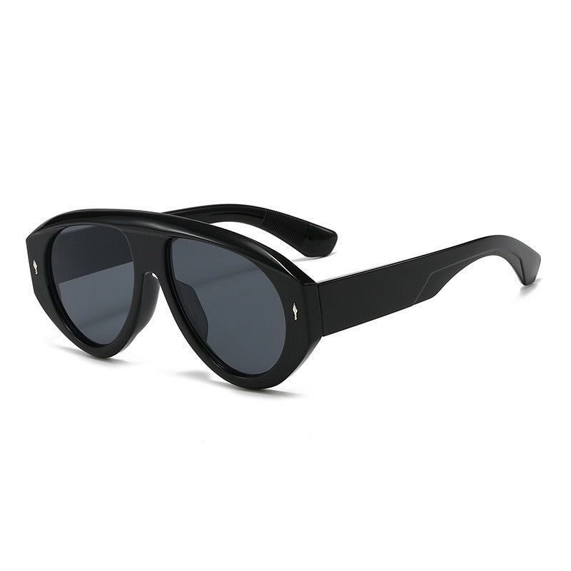 Women's modern fashion sunglasses in futuristic design Skanto